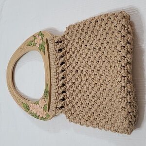 BoHo Purse Handbag Macrame Floral Carved Wooden Handles Tan Unbranded 10x10 EUC‎